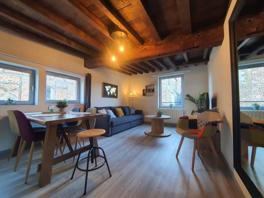 Living room, Dining area