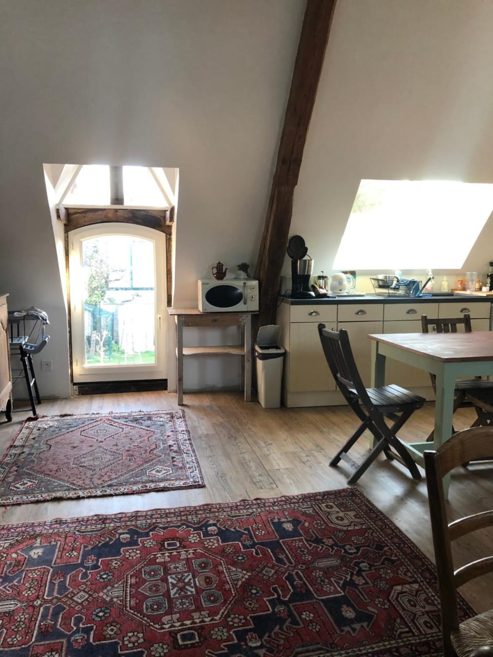 Dining area, kitchen