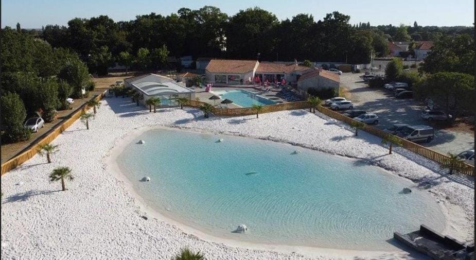 Camping maeva Escapades Le Bois Joli Campground/ 
RV Resort in Pays de la Loire