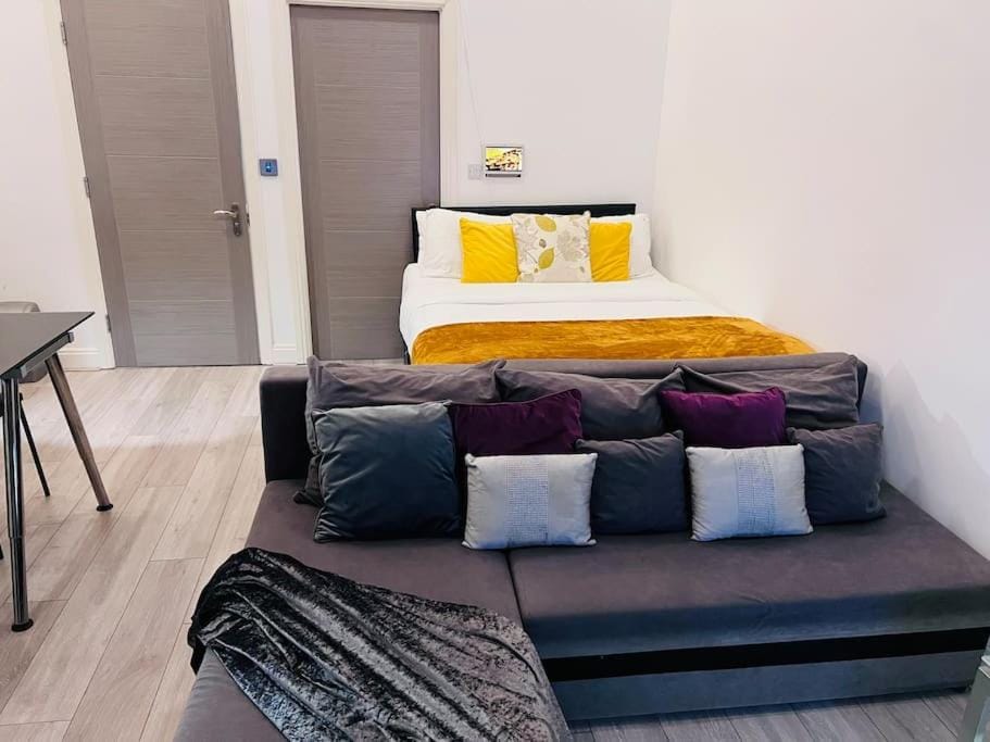 Regent House Apartment in London