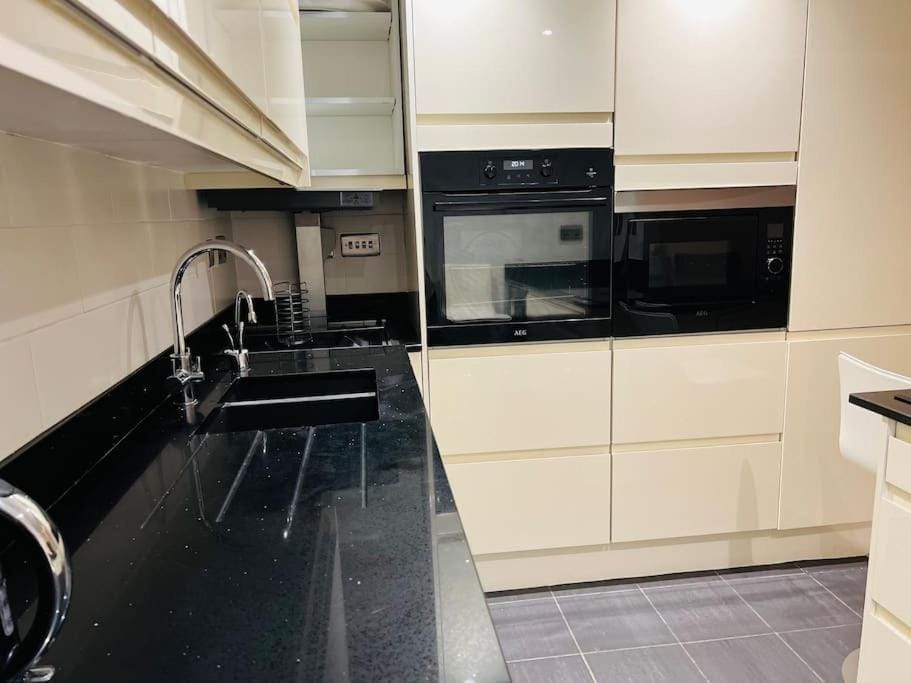 Regent House Apartment in London