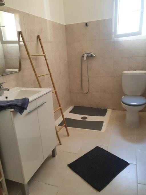 Studio mitoyen à la campagne après de la mer House in Corsica