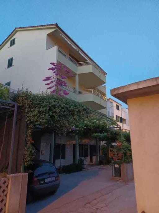 Property building, Street view
