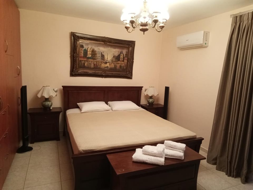 VILLA AVATOS 1 - Near to the port of Rafina and the airport of Athens Bed and Breakfast in East Attica Regional Unit, Greece