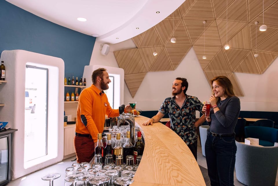 Lounge or bar, Lounge or bar