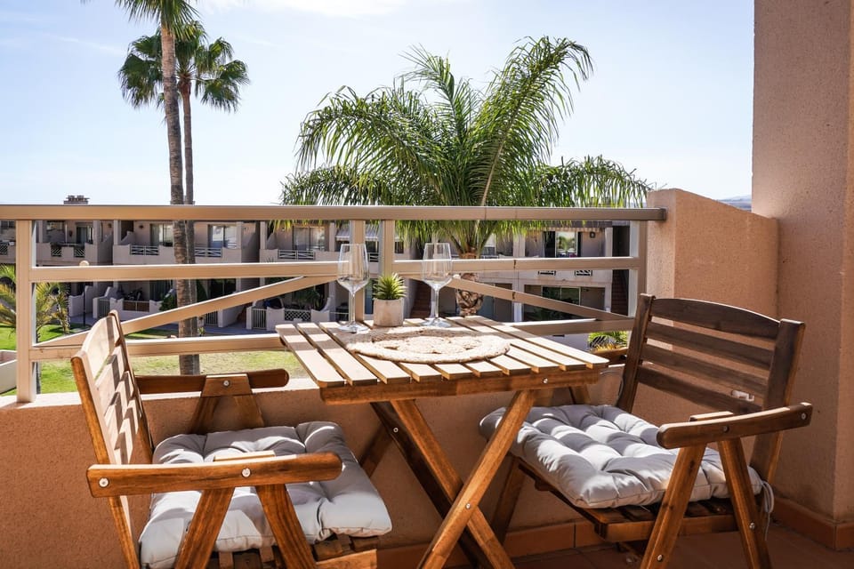 Day, View (from property/room), Balcony/Terrace, Balcony/Terrace, Dining area