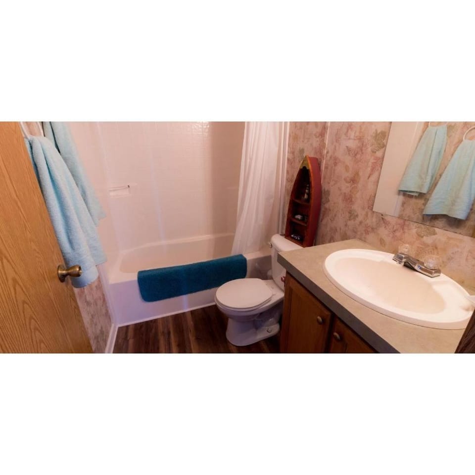 Toilet, Bathroom, Bath, towels