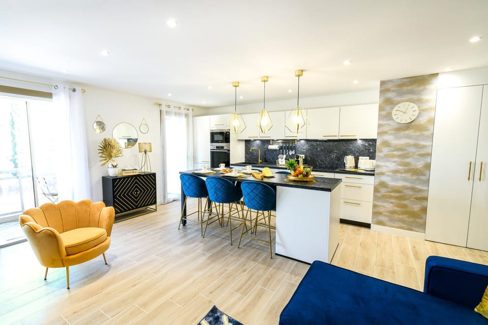 Elena YourHostHelper Apartment in Cannes