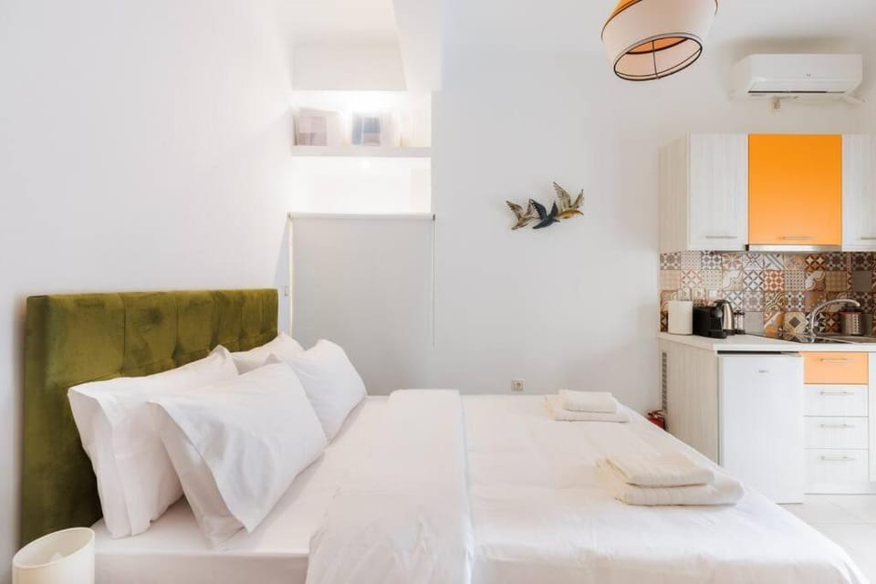 Bed, Kitchen or kitchenette, Photo of the whole room, Bedroom, towels