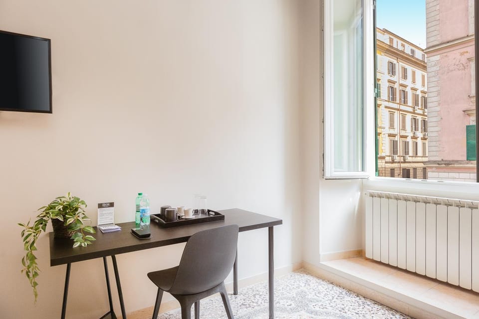 Iron Cityaus Termini Bed and Breakfast in Rome