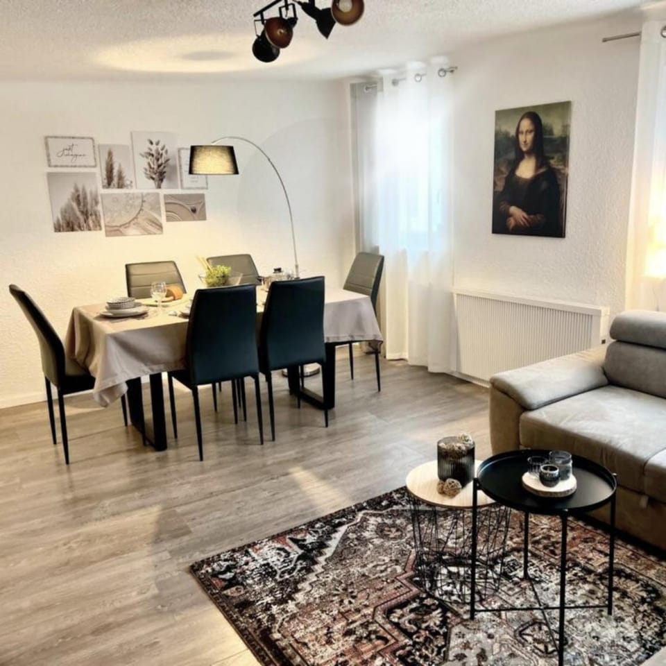 Living room, Seating area, Dining area