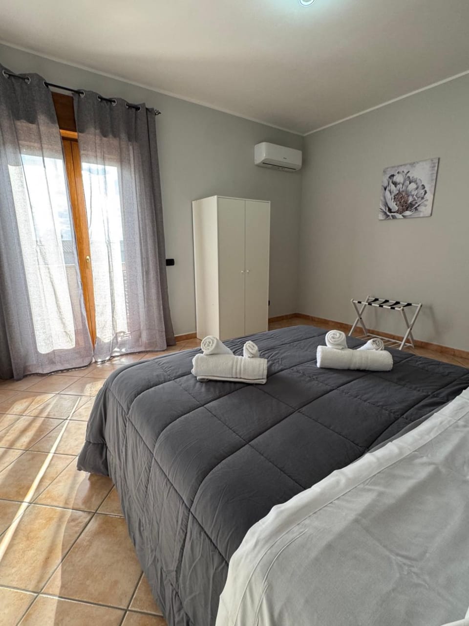 Bed, Photo of the whole room, Bedroom, towels, wardrobe, air conditioner