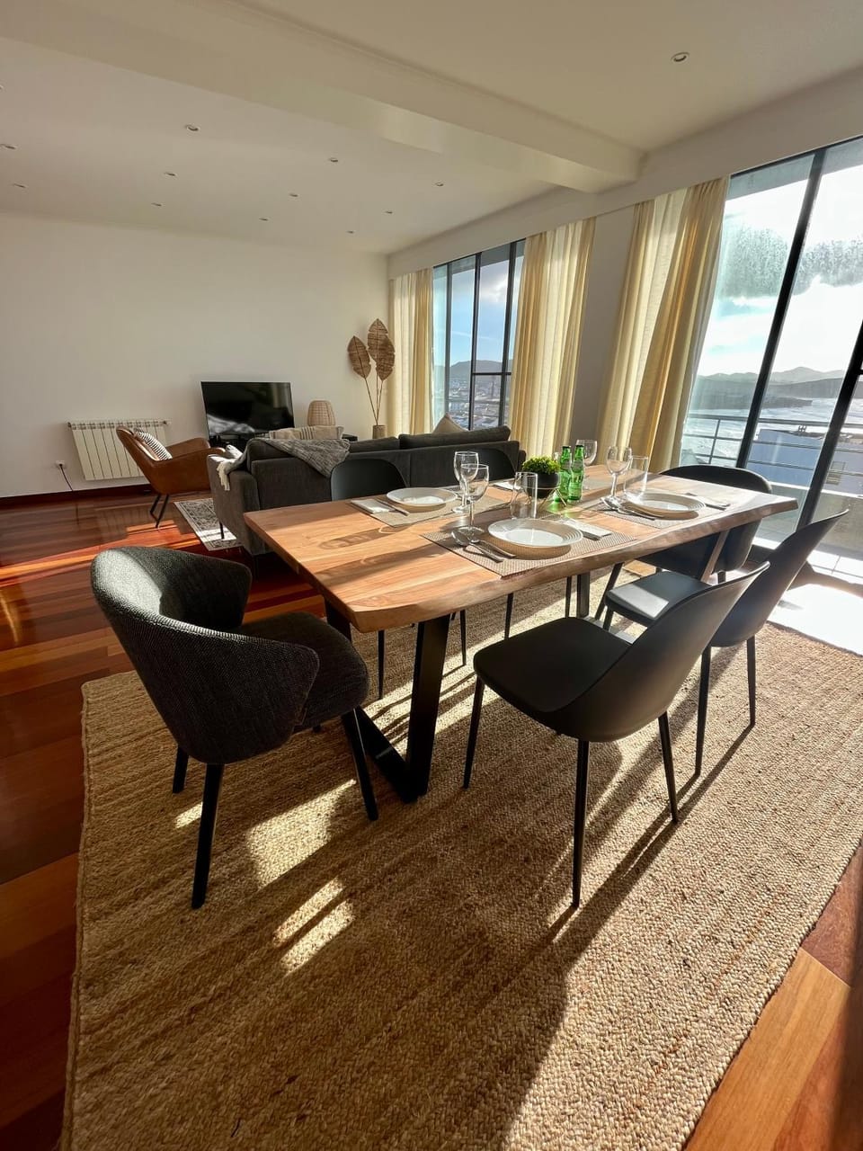 Living room, Dining area