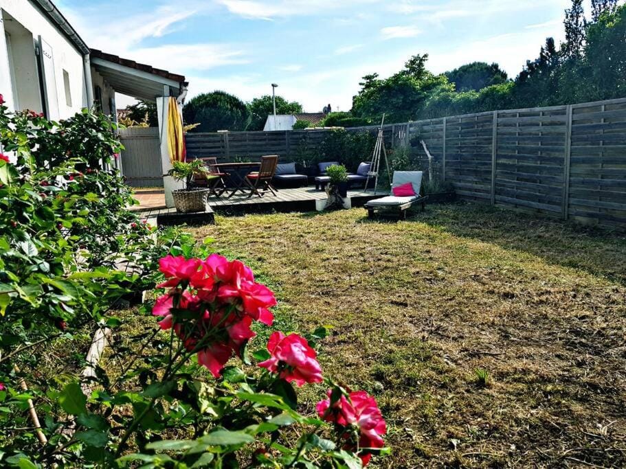 Beach House avec jardin 200m de la plage House in La Couarde-sur-Mer