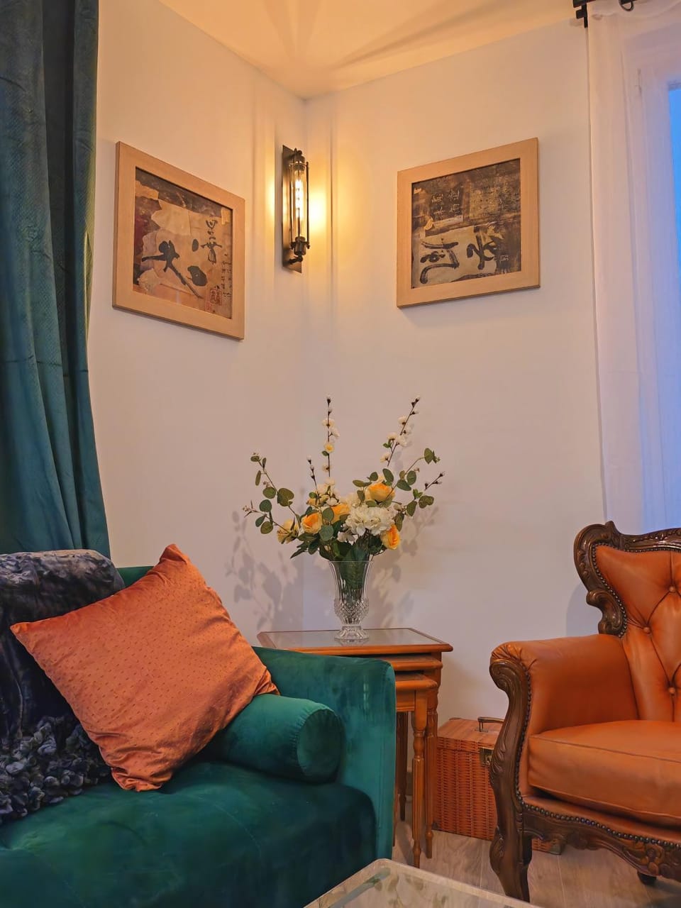 Living room, Seating area