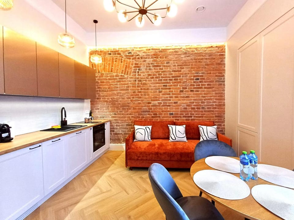 Kitchen or kitchenette, Seating area, Dining area