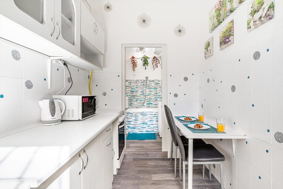 Coffee/tea facilities, Kitchen or kitchenette, Dining area, minibar, pet friendly, stove, toaster