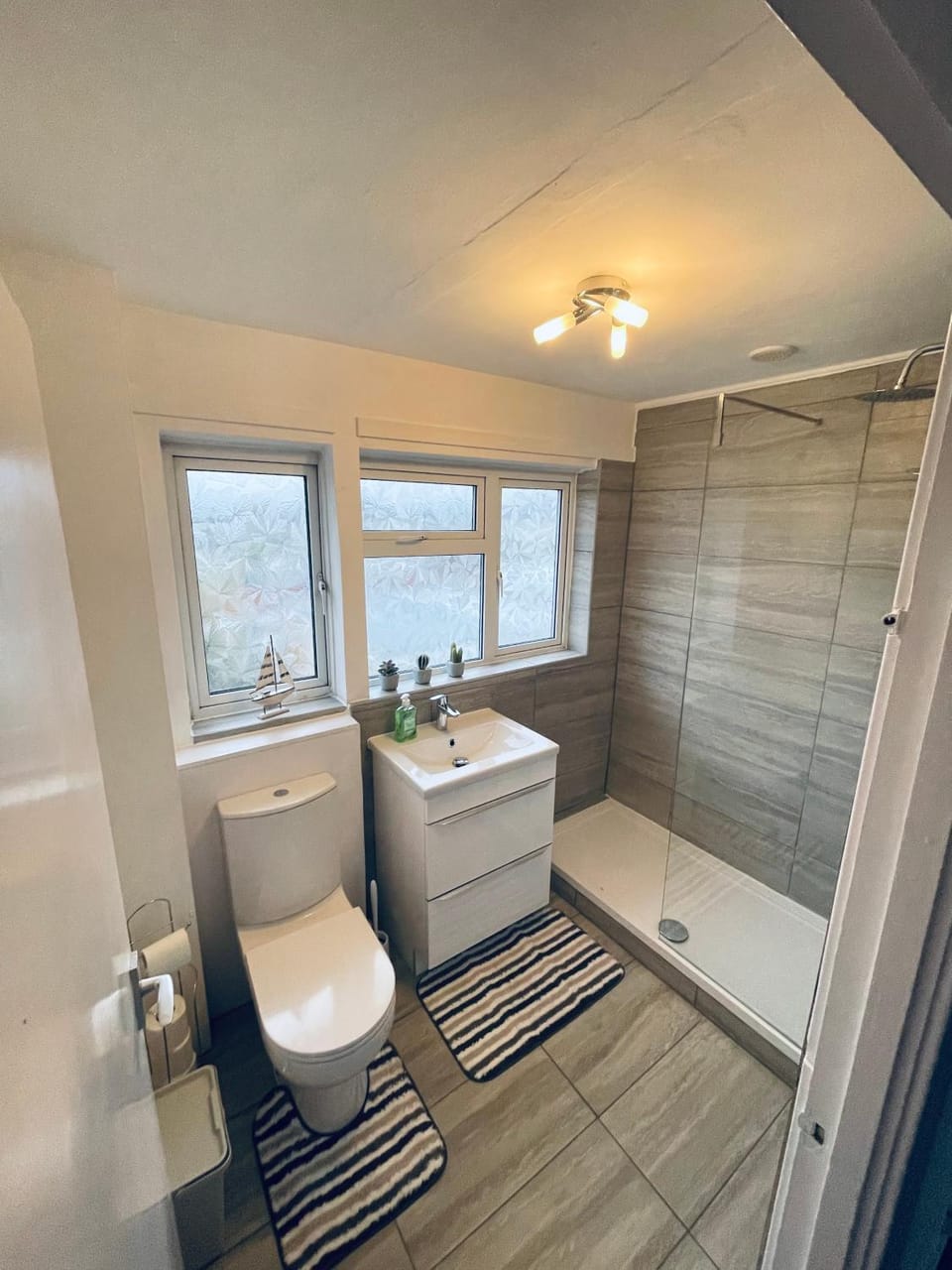 Family room, Shared House Bed and Breakfast in Bristol