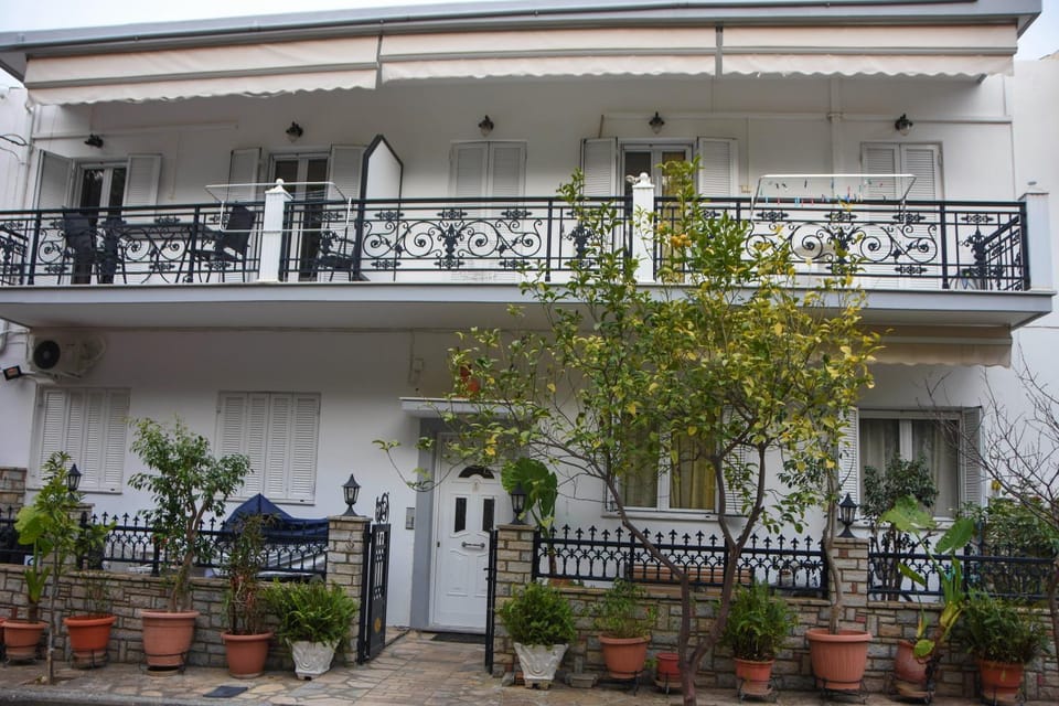 Property building, Garden, Garden view