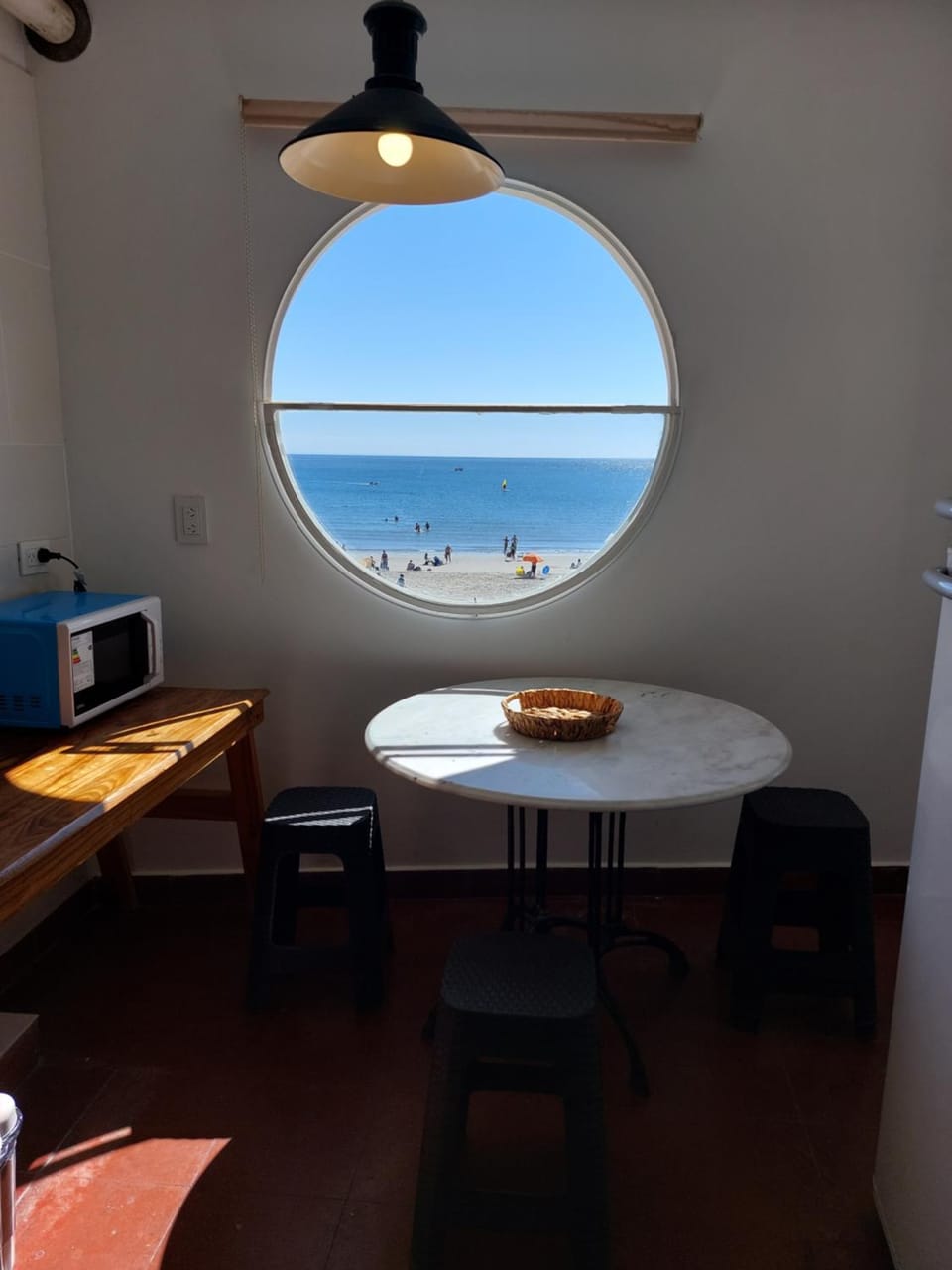 Kitchen or kitchenette, Sea view