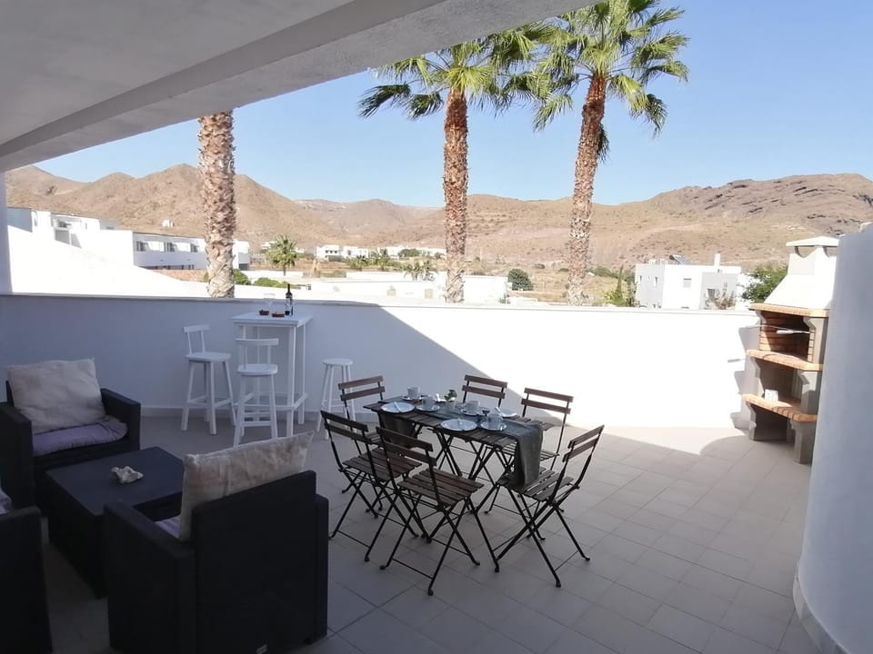 Balcony/Terrace, Seating area, Mountain view