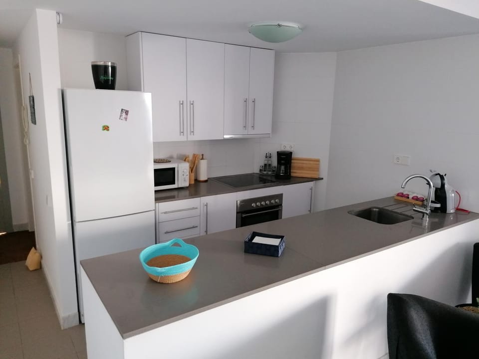 Coffee/tea facilities, Kitchen or kitchenette, minibar, pet friendly, stove