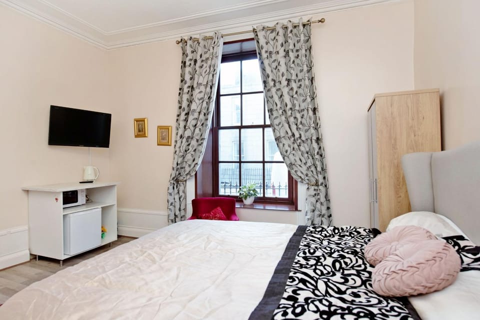 Grand Mansion 9 Beds Sleeps 17 Parking - Groups House in Aberdeen