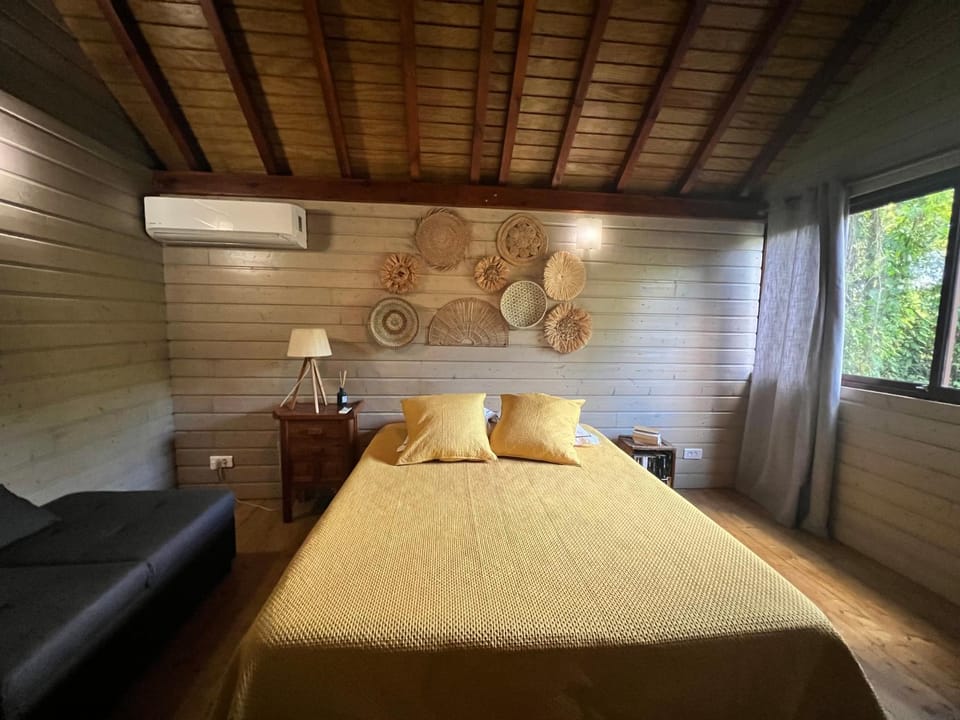 Bedroom, air conditioner