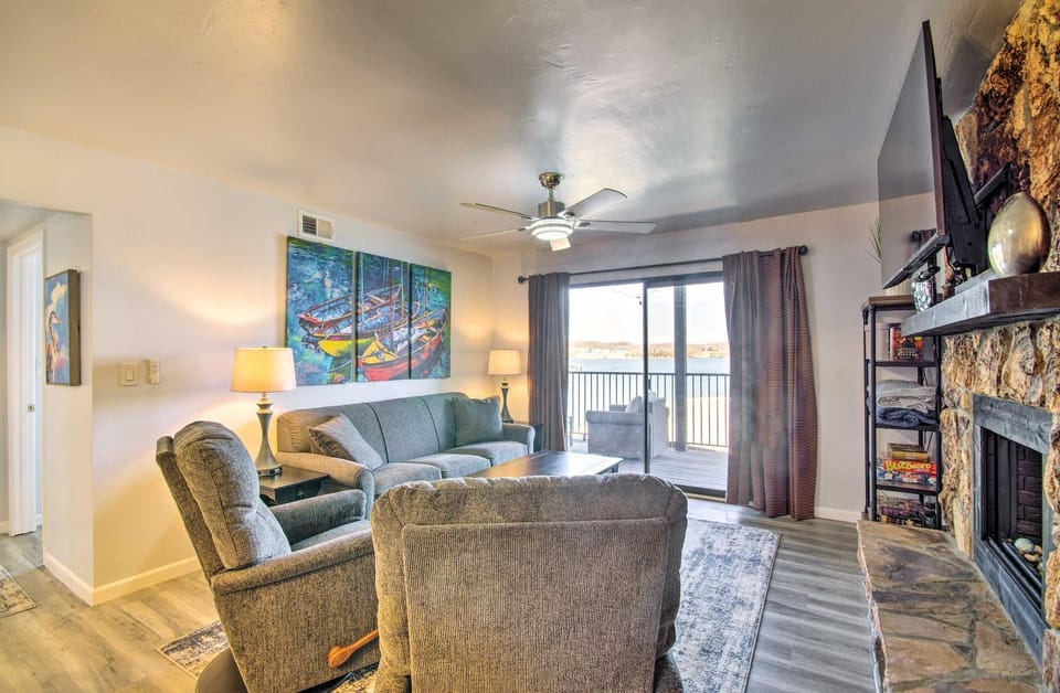 Osage Beach Resort Condo with Community Pool! Apartment in Osage Beach