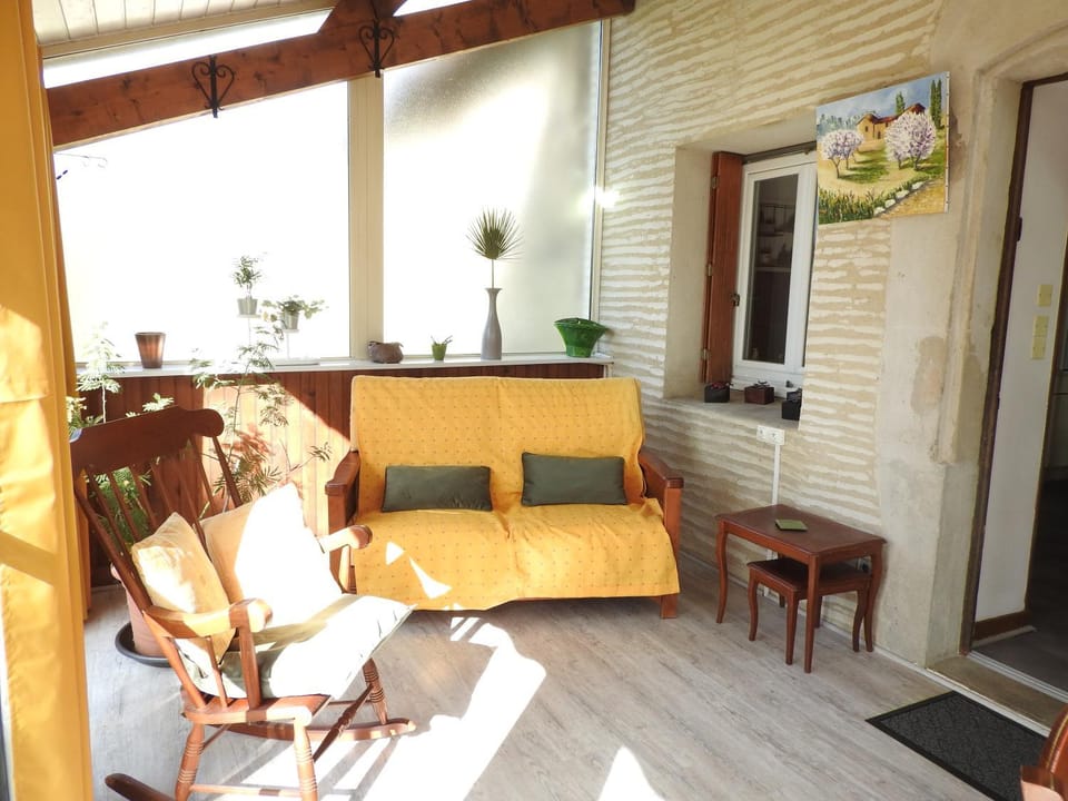 Gite de La Pierre Verte House in Provence