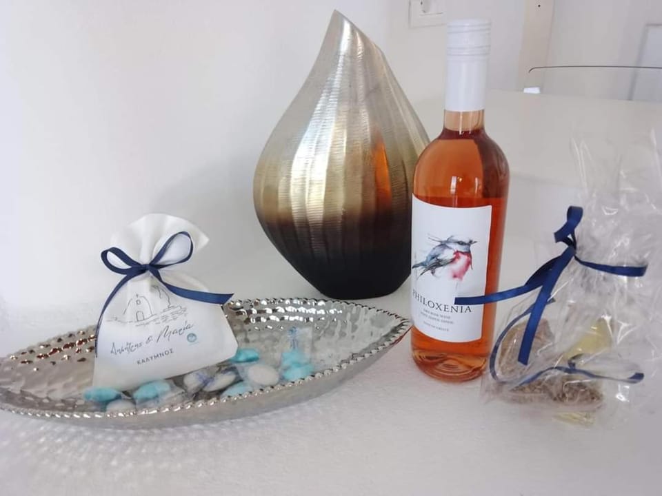 Shape-Infinity Apartment in Kalymnos