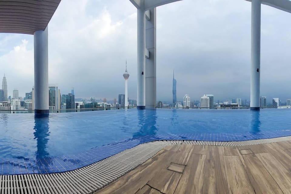 CL 31B Modern Infinity Pool KLCC View Apartment in Federal Territory of Kuala Lumpur