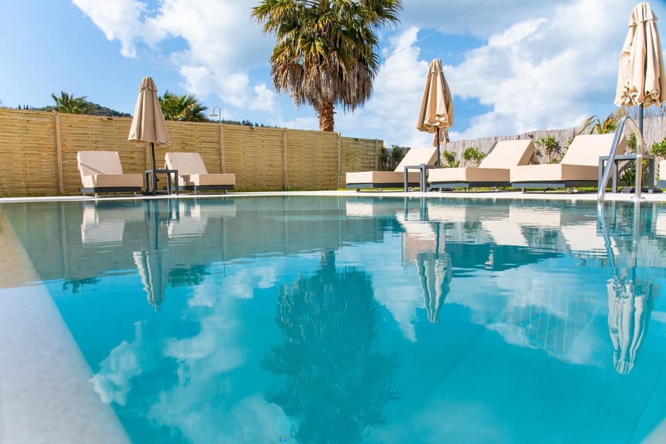 Day, Pool view, Swimming pool, sunbed