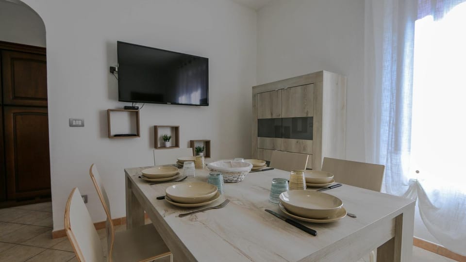 TV and multimedia, Dining area