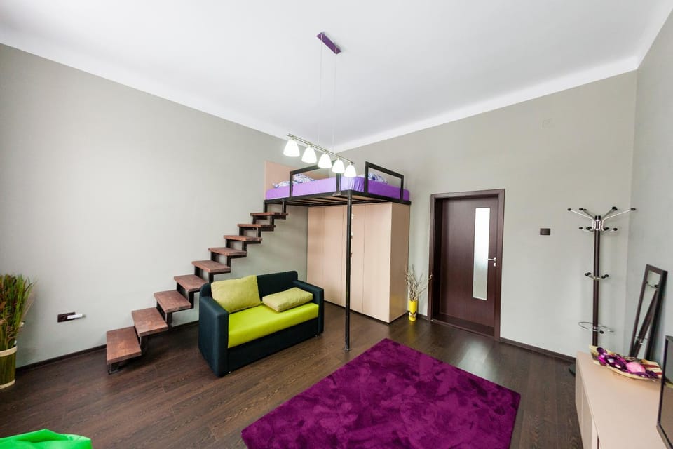 Bed, Living room, Photo of the whole room, Seating area, Bedroom