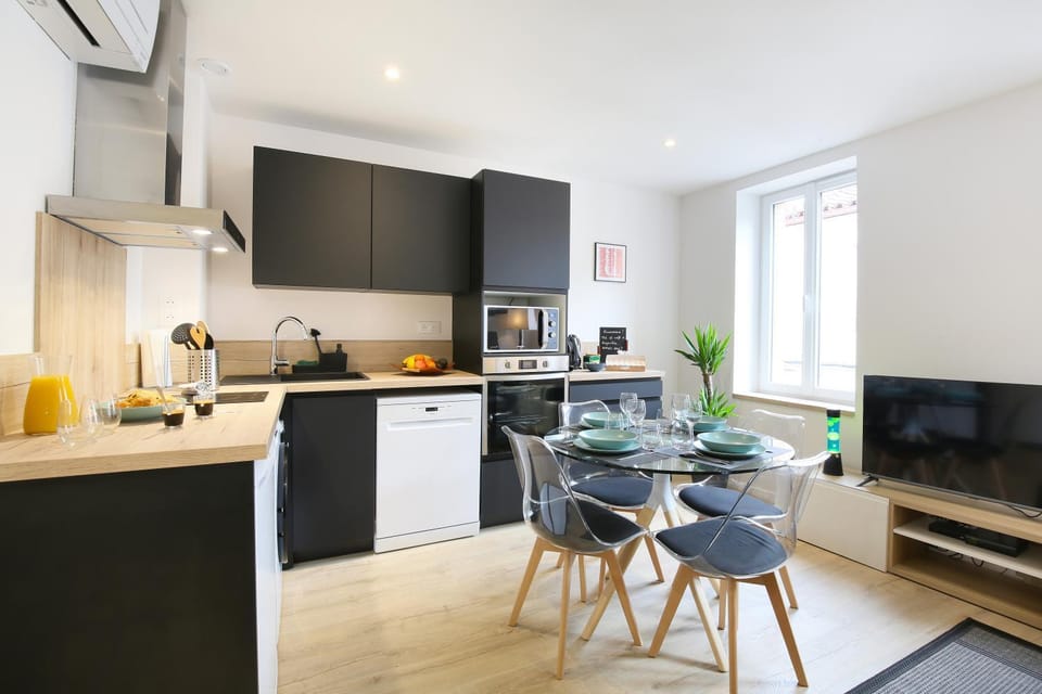 TV and multimedia, Kitchen or kitchenette