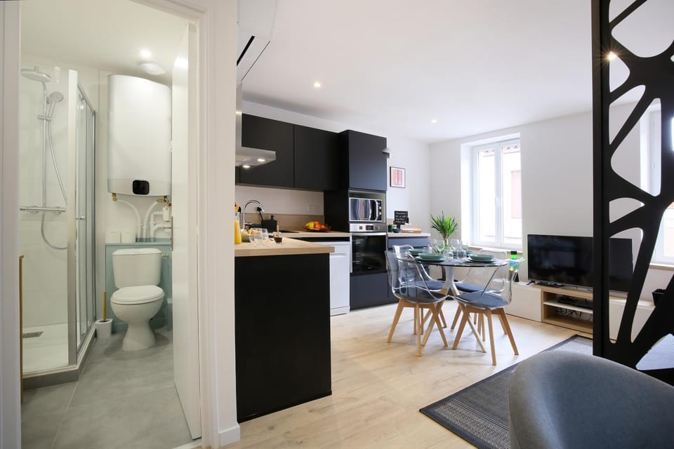 Bathroom, Kitchen or kitchenette