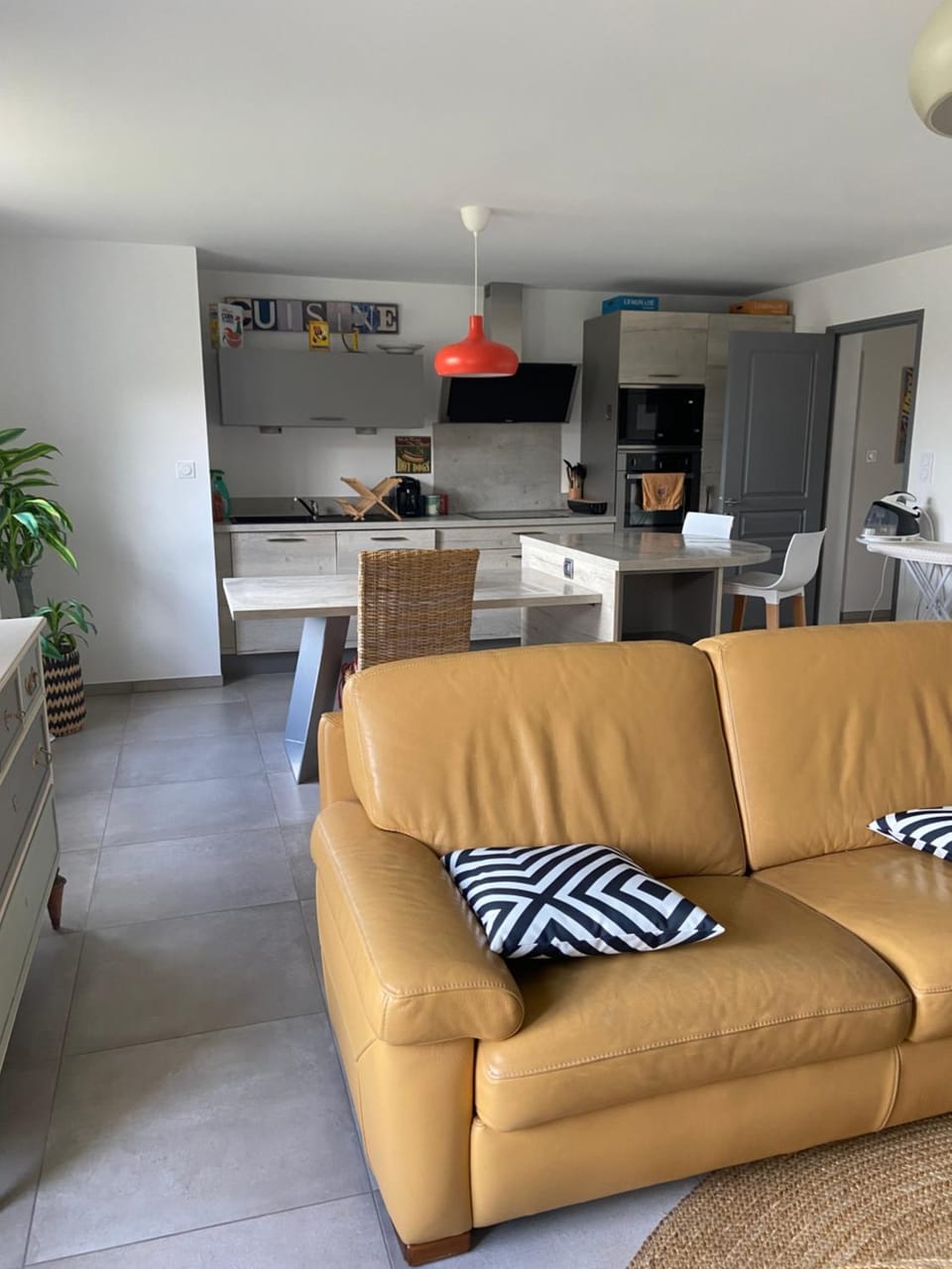 Kitchen or kitchenette, Living room, Dining area