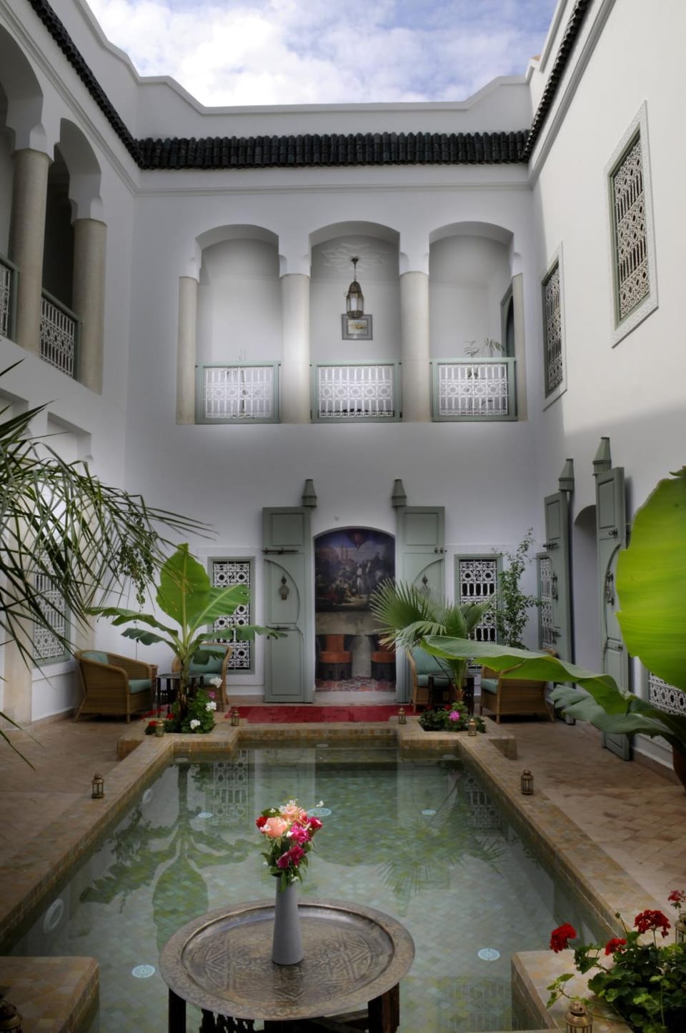 Property building, Decorative detail, Swimming pool