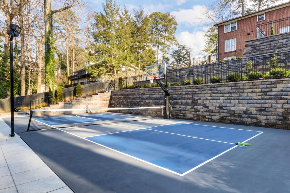Luxury Retreat in Smyrna: Pool, Pickleball & More! House in Smyrna