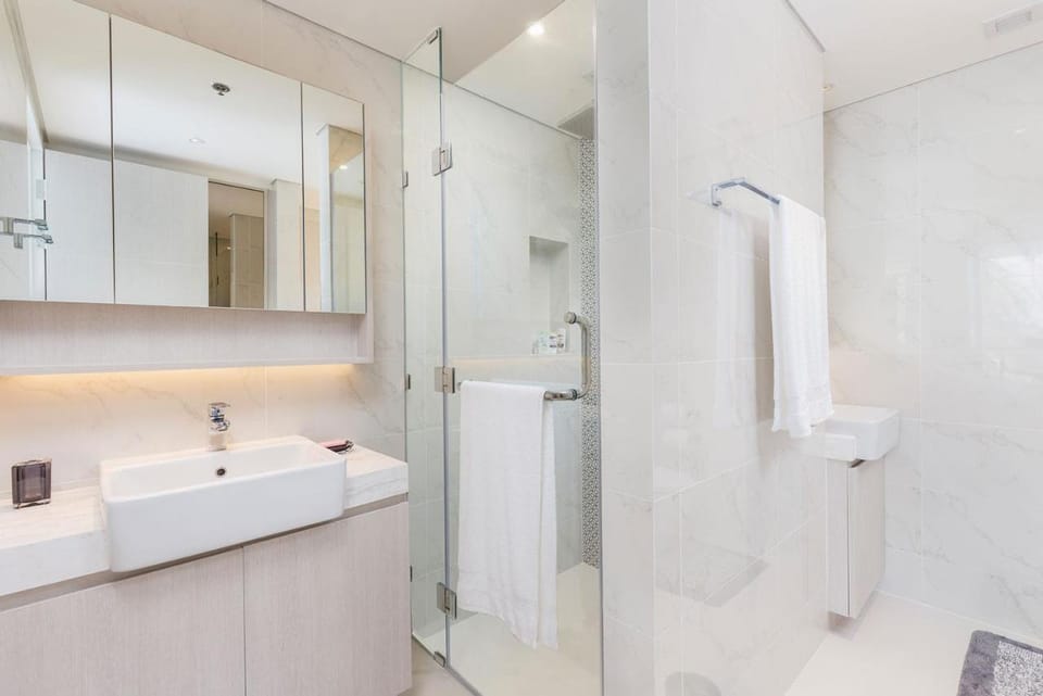 Shower, Bathroom, towels