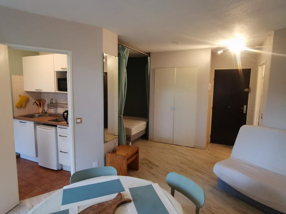 Appartement au calme (2 à 4 Pers.) avec Piscines + Parking Apartment in Mandelieu-La Napoule