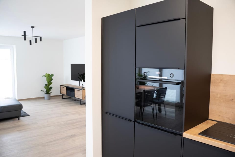TV and multimedia, Kitchen or kitchenette, Dining area, oven, pet friendly, stove