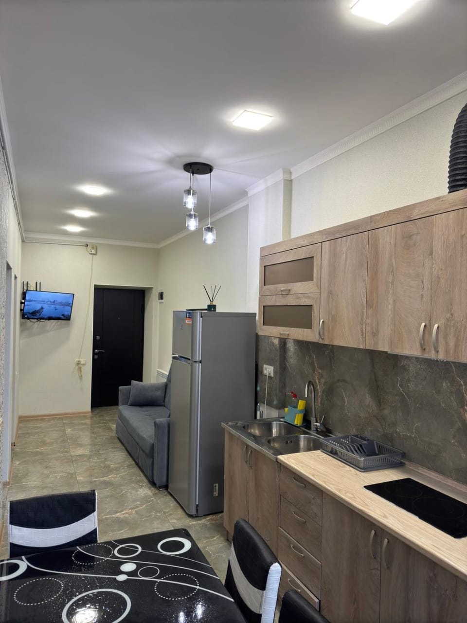 Communal lounge/ TV room, TV and multimedia, Kitchen or kitchenette, stove
