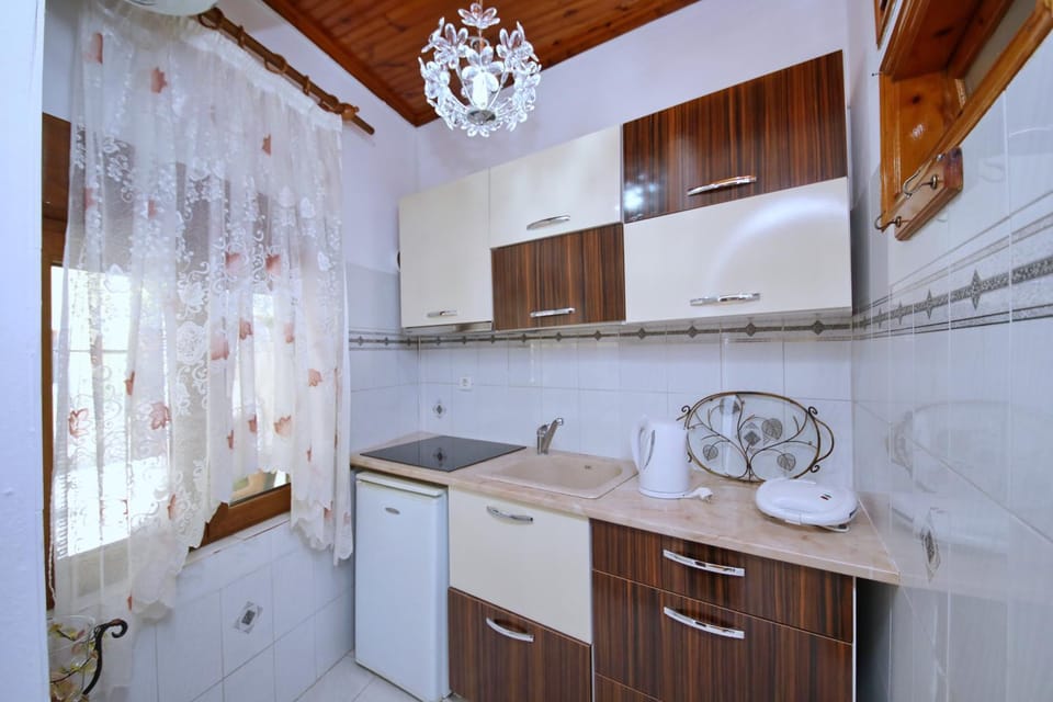 Vasia's Small Villa Apartment in Skopelos
