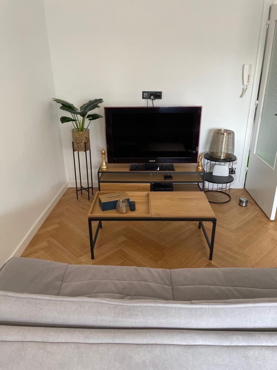 Communal lounge/ TV room