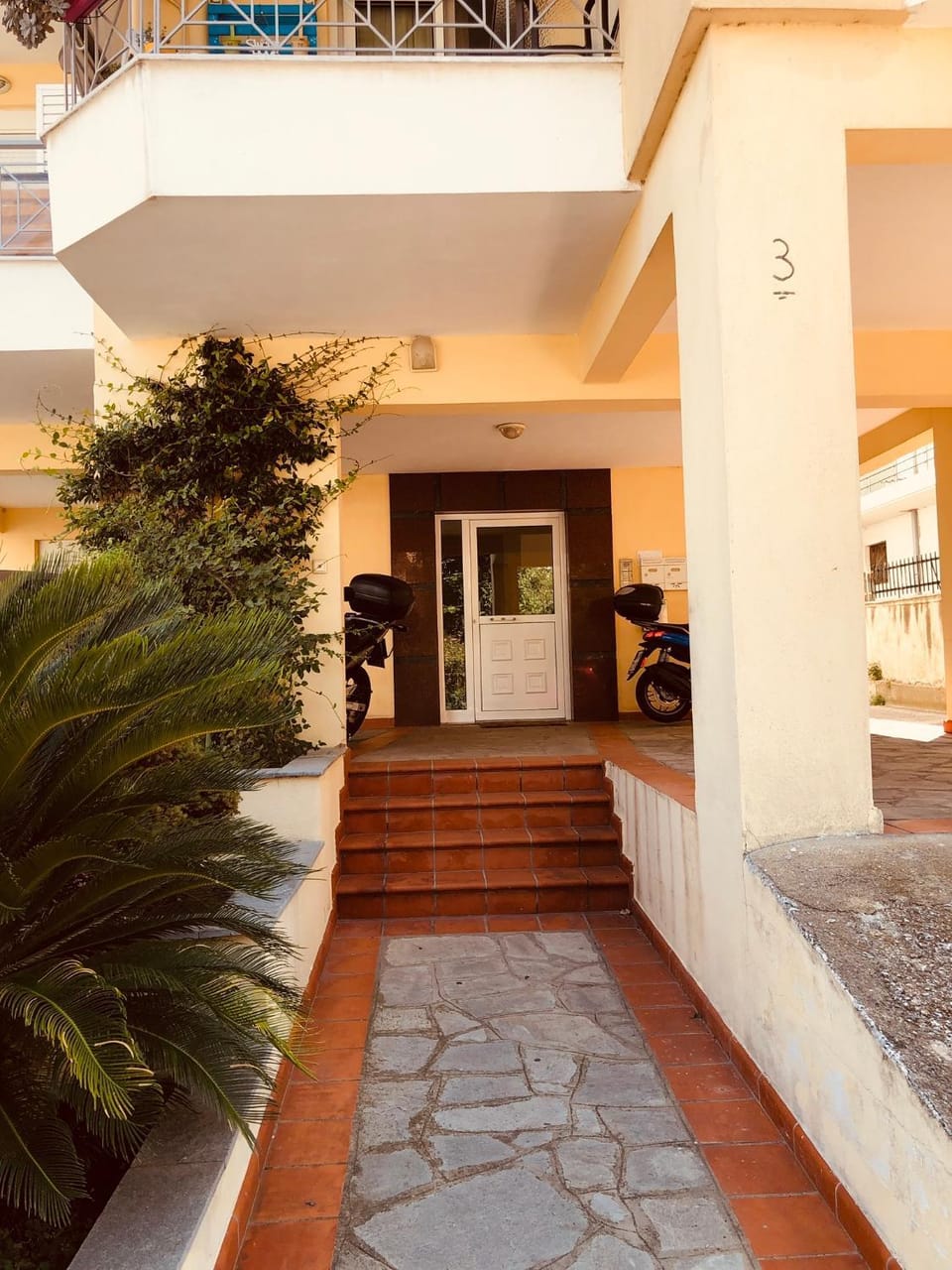 Property building, Facade/entrance