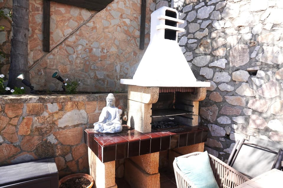 BBQ facilities, Dining area