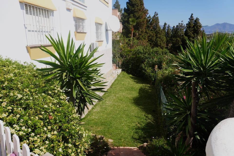 Garden, Golfcourse, Mountain view