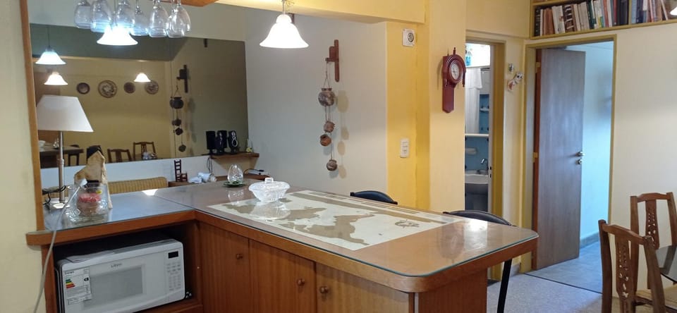 Kitchen or kitchenette, minibar